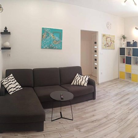 Appartement Novoureden Komforni Stan Od 90 M2 S Dvoristem à Šibenik Extérieur photo