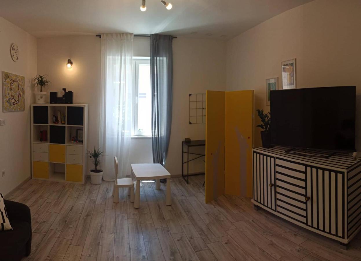 Appartement Novoureden Komforni Stan Od 90 M2 S Dvoristem à Šibenik Extérieur photo
