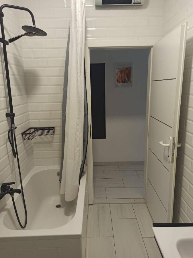 Appartement Novoureden Komforni Stan Od 90 M2 S Dvoristem à Šibenik Extérieur photo