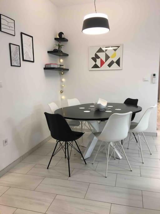 Appartement Novoureden Komforni Stan Od 90 M2 S Dvoristem à Šibenik Chambre photo
