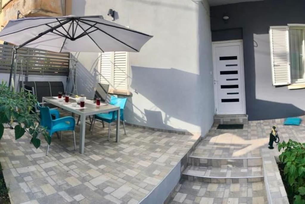 Appartement Novoureden Komforni Stan Od 90 M2 S Dvoristem à Šibenik Chambre photo