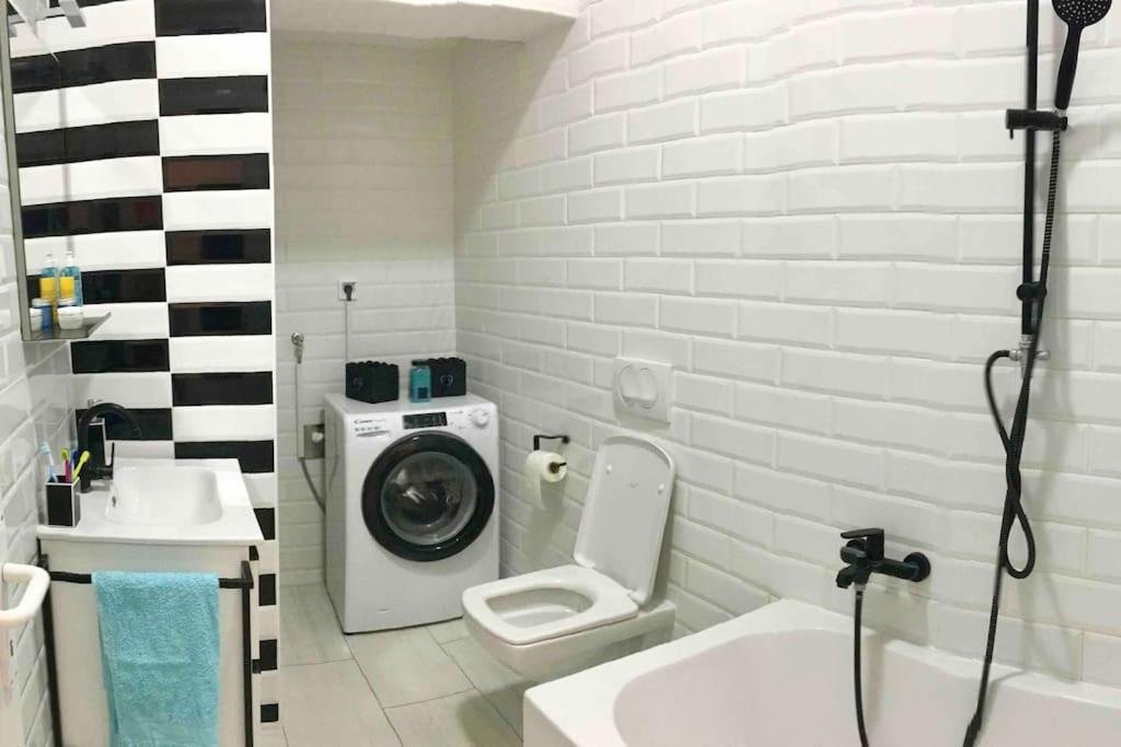 Appartement Novoureden Komforni Stan Od 90 M2 S Dvoristem à Šibenik Chambre photo