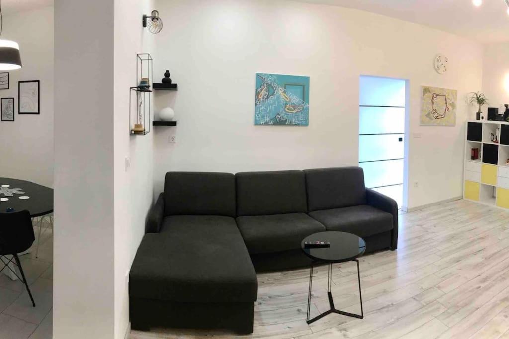 Appartement Novoureden Komforni Stan Od 90 M2 S Dvoristem à Šibenik Chambre photo