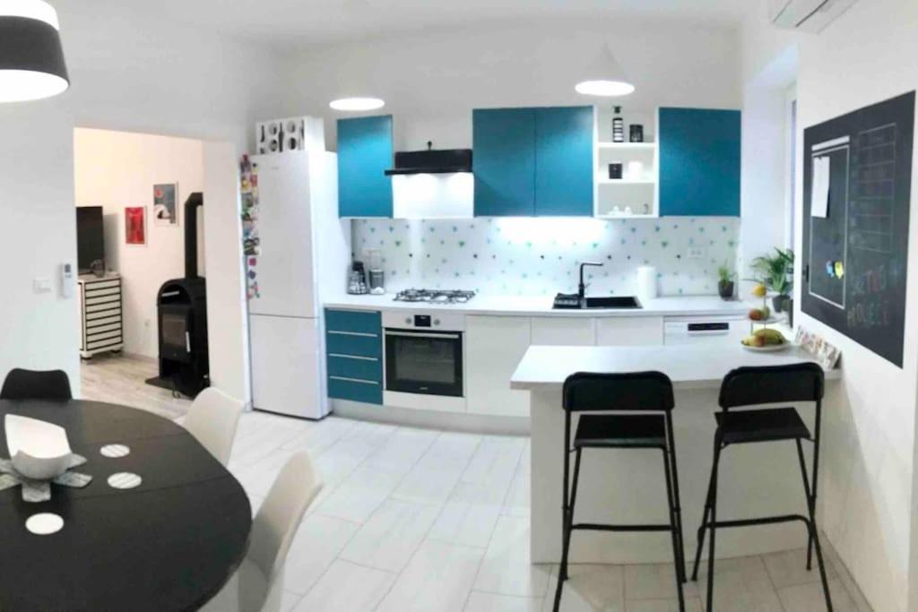 Appartement Novoureden Komforni Stan Od 90 M2 S Dvoristem à Šibenik Chambre photo