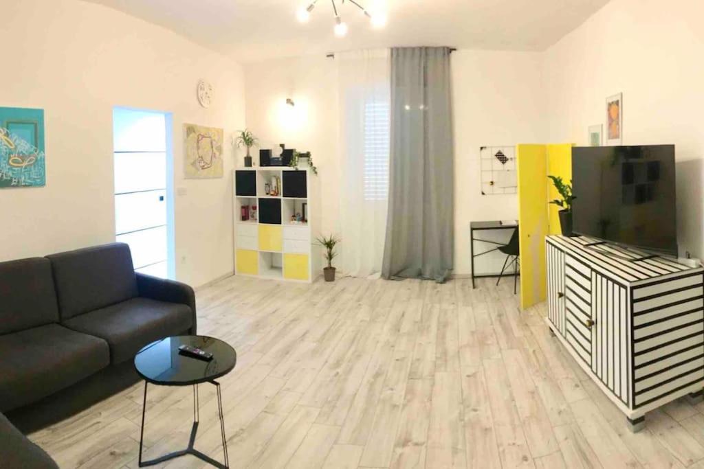 Appartement Novoureden Komforni Stan Od 90 M2 S Dvoristem à Šibenik Chambre photo